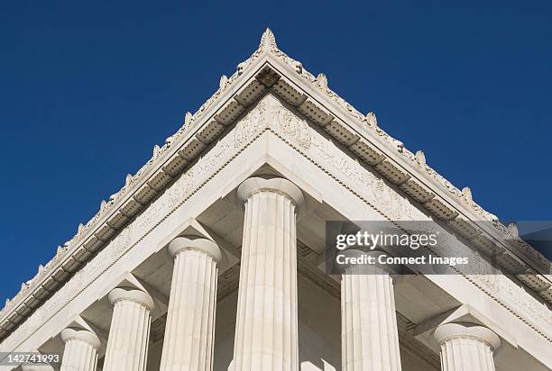 corner detail des lincoln memorial, washington d.c., usa - monumente stock-fotos und bilder