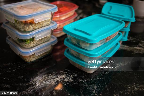 food storage containers - recipiente de plástico imagens e fotografias de stock