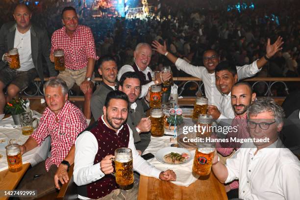 Former FC Bayern soccer player Carsten Lakies, Michael Sternkopf, Marcel Witeczek, Claudio Pizarro, Owen Hargreaves, Walter Mennekes, Martin...