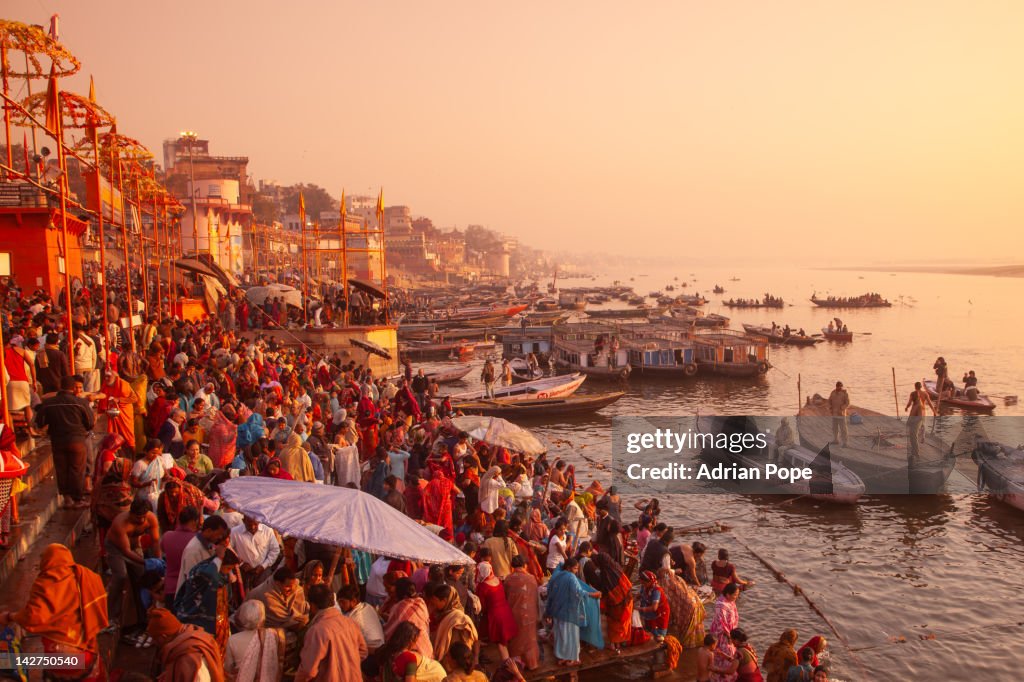 Hindus gathering at the Ganges, Varanasi