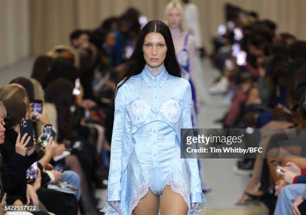 Bella Hadid walks the runway at the Burberry show during London Fashion Week September 2022 on September 26, 2022 in London, England.