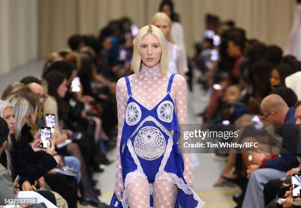 Ella Richards walks the runway at the Burberry show during London Fashion Week September 2022 on September 26, 2022 in London, England.