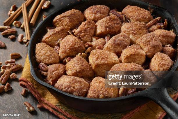 cinnamon sugar pull apart monkey bread - cinnamon bread stock pictures, royalty-free photos & images