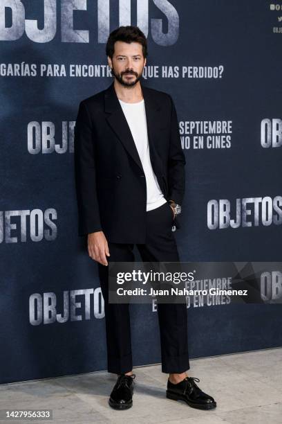 Alvaro Morte attends the 'Objetos' photocall at Paz Cinema on September 27, 2022 in Madrid, Spain.