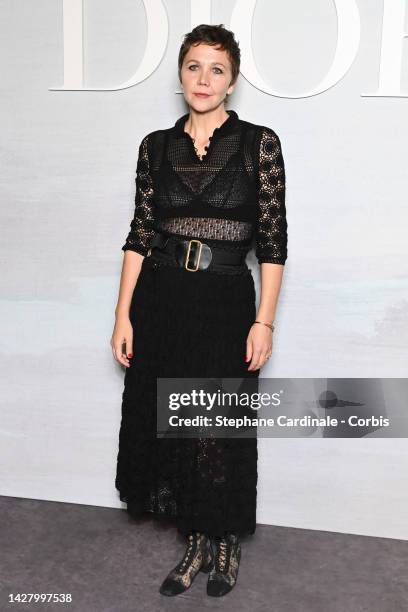 Maggie Gyllenhaal attends the Christian Dior Womenswear Spring/Summer 2023 show as part of Paris Fashion Week on September 27, 2022 in Paris, France.