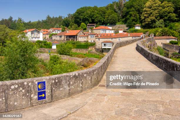 ponte maceira, a millenary spot, a coruña, galicia, spain. - camino de santiago stock-fotos und bilder