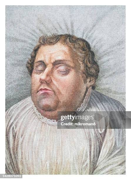 portrait of martin luther at wittenberg on his deathbed - martin luther reformator stock-fotos und bilder