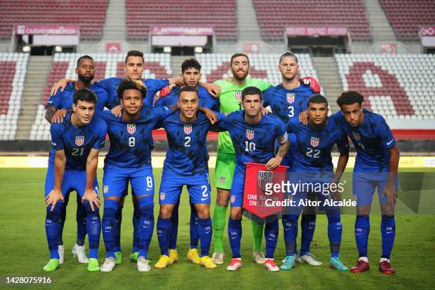Players of The United States pose for a team photograph kick off of the International Friendly match between Saudi Arabia and United States at...
