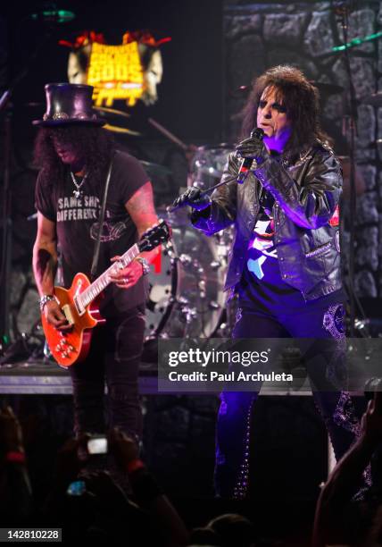 122 Slash Alice Cooper Stock Photos High Res Pictures And Images 122-slash-alice-cooper-stock-photos-high-res-pictures-and-images
