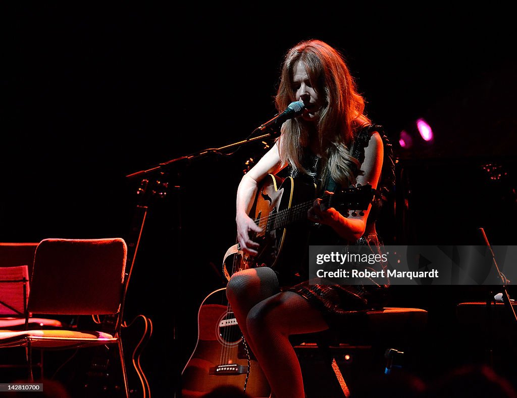 Christina Rosenvinge Performs in Concert in Barcelona