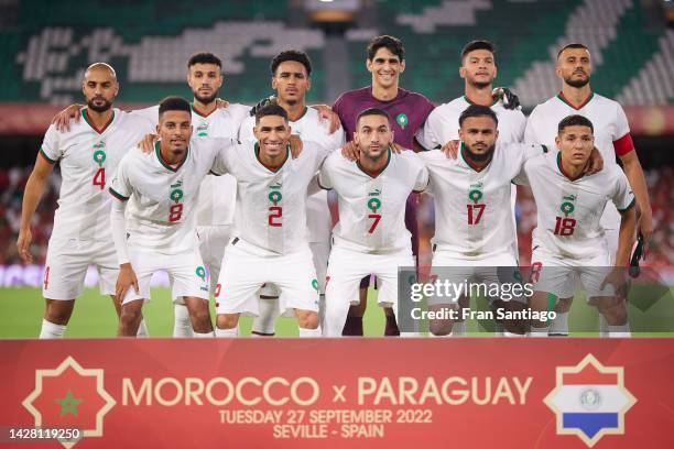 Players of Morocco pose for a team photo during a friendly match between Paraguay and Morocco at Estadio Benito Villamarin on September 27, 2022 in...