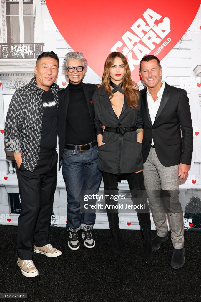 "Cara Loves Karl Paris" : Photocall - Paris Fashion Week - Womenswear Spring/Summer 2023