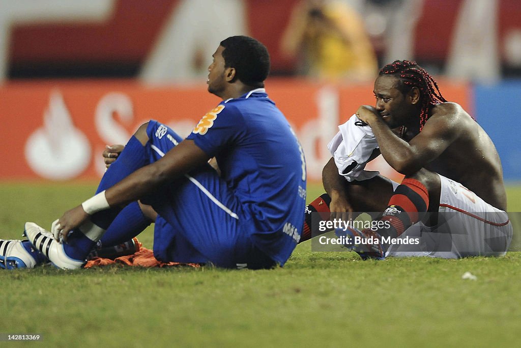 Flamengo v Lanus - Copa Libertadores 2012