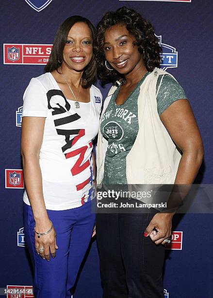 Geene Rees Gwen Reese Photos and Premium High Res Pictures - Getty Images