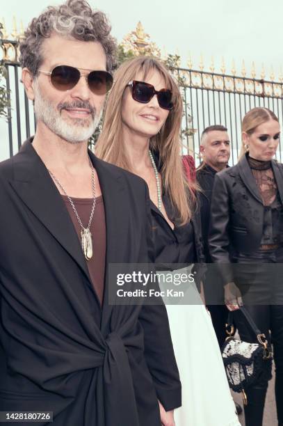 Elle Macpherson and her guest attend the Christian Dior Womenswear Spring/Summer 2023 show as part of Paris Fashion Week on September 27, 2022 in...
