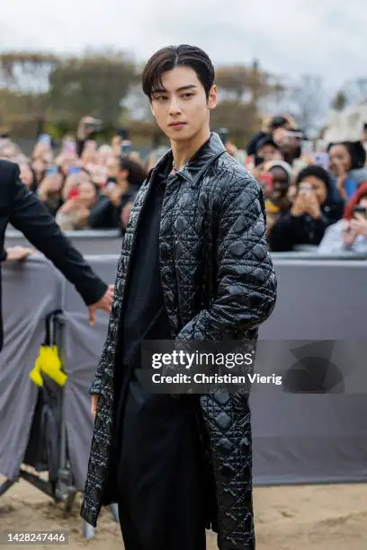 street-style-paris-fashion-week-womenswear-spring-summer-2023-day-two.webp?s=612x612&w=gi&k=20&c=0cdRNEZChvMXd53P3Hp0QolrH5_gJ7T6o6eDBPFkR9M=