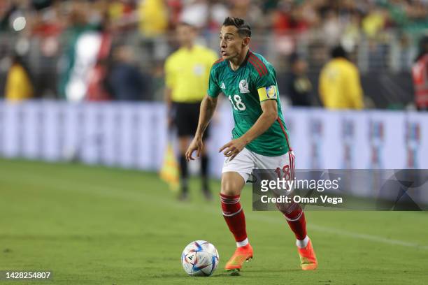 Andres Guardado of Mexico controls the ball during the friendly match between Mexico and Colombia at Levi's Stadium on September 27, 2022 in Santa...