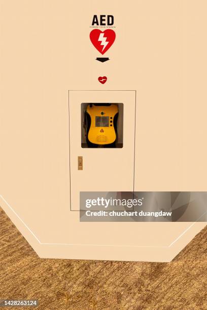Aed Visual 36 Ventricular Assist Devices Stock Photos, High-Res Pictures, and ...