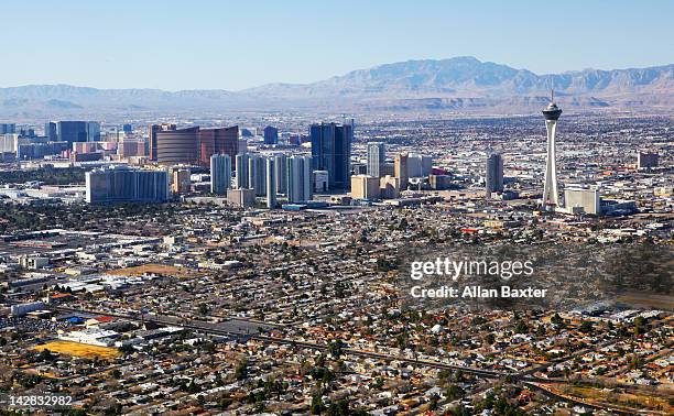 aerial view of las vegas strip - las vegas strip foto e immagini stock