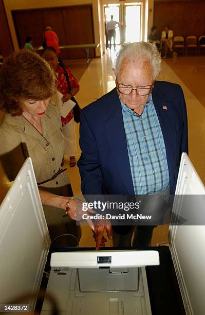 Accuvote Machine Accu Vote Photos and Premium High Res Pictures - Getty Images