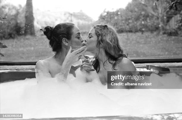 The american actress Sydne Rome with her sister Lisa, circa 1980.