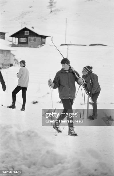 Le prince Charles aux sports d’hiver dans le village de Vaduz en Suisse-01 janvier 1965.