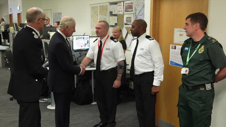 Maintain Control Police 65 Metropolitan Police Control Room Stock Videos, Footage, & 4K Video ...