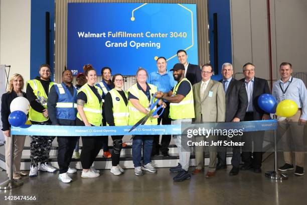 Walmart Welcomes the First of Four Next-Generation Fulfillment Centers with the Grand Opening of its New Joliet Facility on September 28, 2022 in...