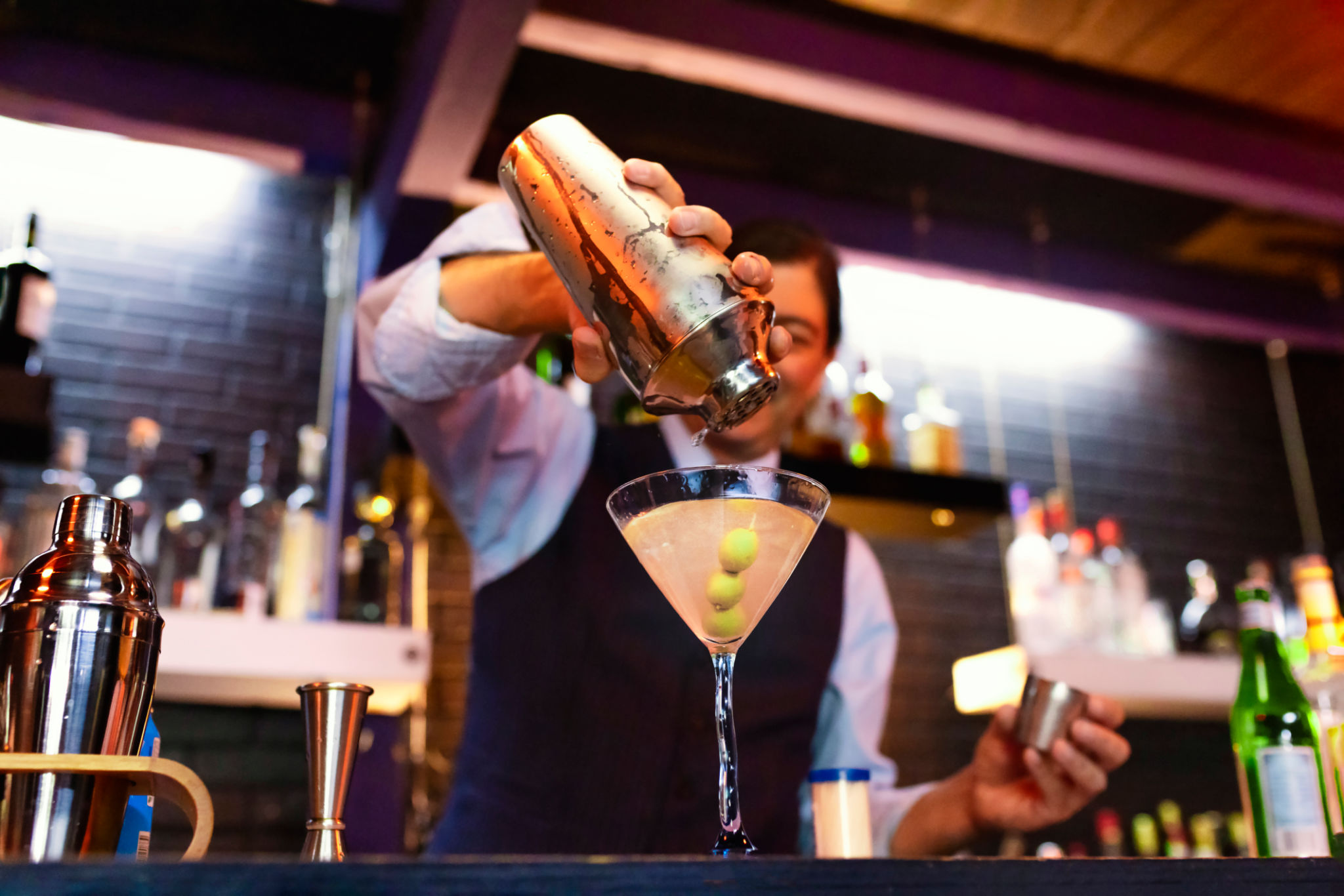 bartender preparing drinks