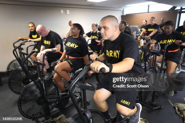 Army trainees participating in the Army's new Future Soldier Prep Course learn how to properly uses exercise equipment during a physical training...