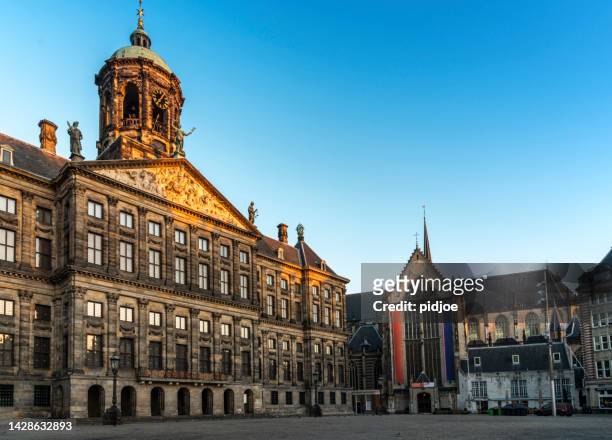 amsterdam, dam square, dawn. - dam square stock pictures, royalty-free photos & images