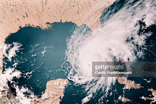 hurricane ian 2022 cloud map gulf of mexico 3d render neutral - golf van mexico stockfoto's en -beelden
