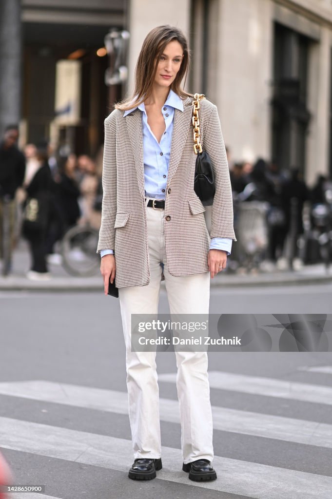 Street Style - Paris Fashion Week - Womenswear Spring/Summer 2023 : Day Three