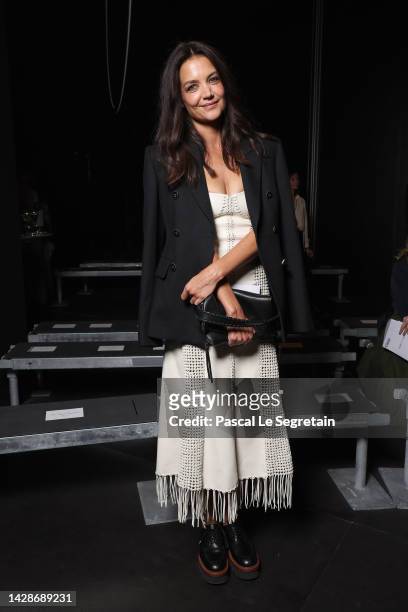 Katie Holmes attends the Chloe Womenswear Spring/Summer 2023 show as part of Paris Fashion Week on September 29, 2022 in Paris, France.
