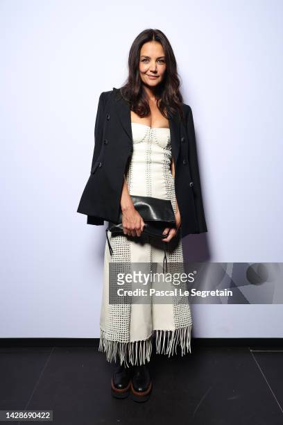 Katie Holmes attends the Chloe Womenswear Spring/Summer 2023 show as part of Paris Fashion Week on September 29, 2022 in Paris, France.