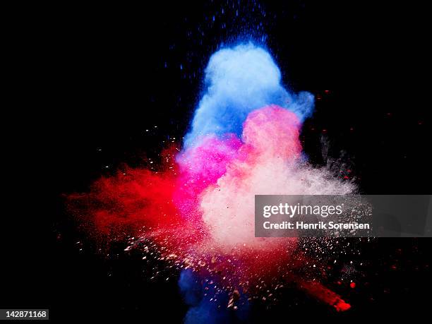 explosion of colored powder - cipria foto e immagini stock