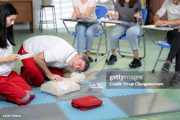 Circulation Position First Aid Cpr Circulation Photos and Premium High Res Pictures - Getty Images