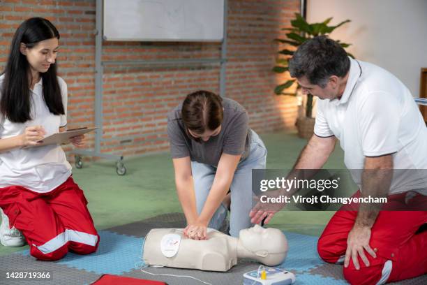 Circulation Position First Aid 118 Cpr Circulation Stock Photos, High-Res Pictures, and Images - Getty ...