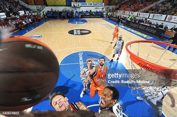 Brad Newley, #8 of Valencia Basket competes with Lawrence Roberts, #7 of Lietuvos Rytas during semi-final A of the 2012 Eurocup Finals between...