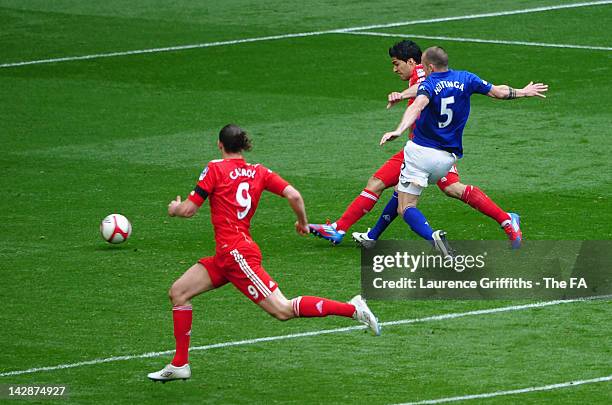 Luis Suarez of Liverpool scores the equalising goal during the FA Cup with Budweiser Semi Final match between Liverpool and Everton at Wembley...