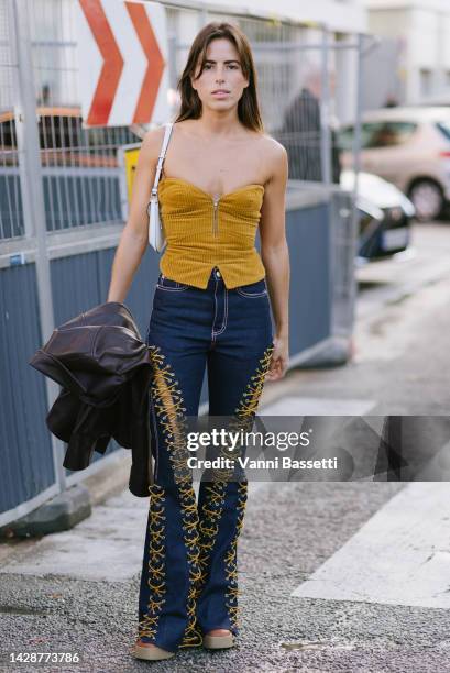 Nina Urgell Cloquell poses after the Ludovic de Saint Sernin show during Paris Fashion Week - Womenswear Spring/Summer 2023 on September 29, 2022 in...