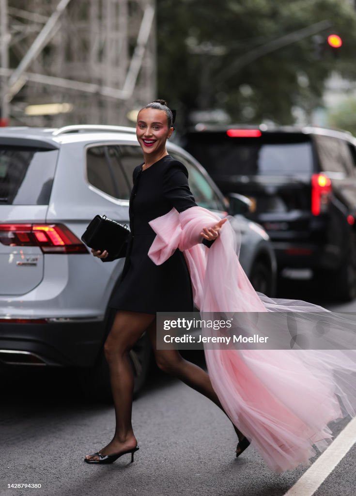 Street Style - September 2022 - New York Fashion Week