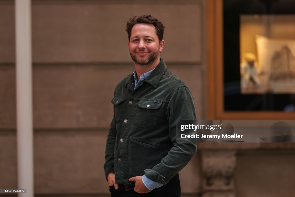 Street Style - September 2022 - New York Fashion Week