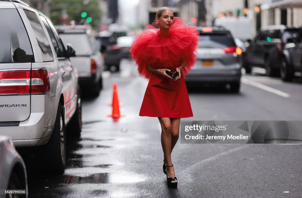 Street Style - September 2022 - New York Fashion Week