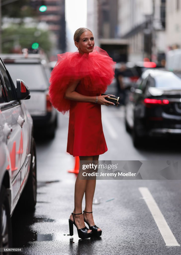 Street Style - September 2022 - New York Fashion Week