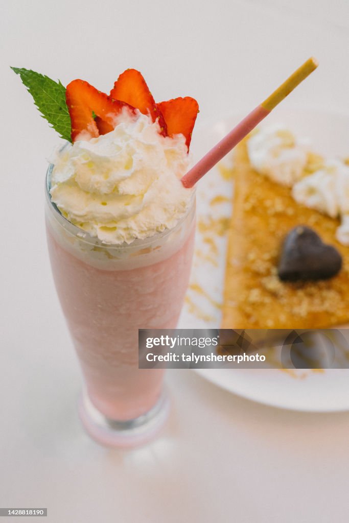 Crepe and smoothie