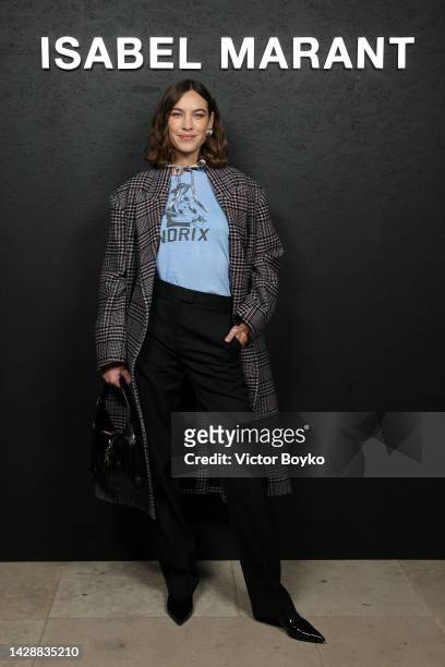 Alexa Chung attends the Isabel Marant Womenswear Spring/Summer 2023 show as part of Paris Fashion Week on September 29, 2022 in Paris, France.