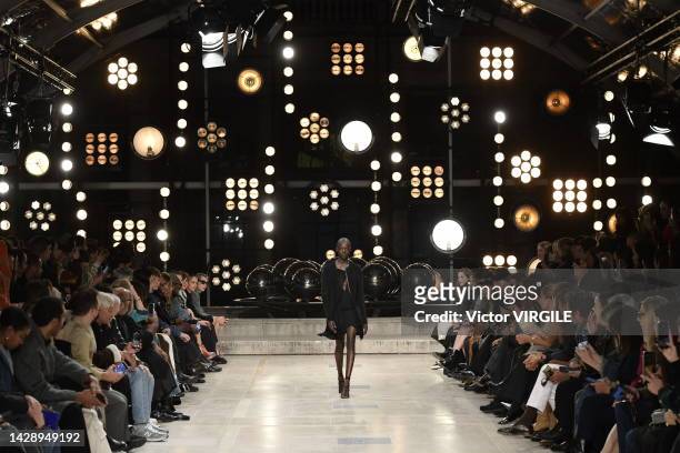 Model walks the runway during the Isabel Marant Ready to Wear Spring/Summer 2023 fashion show as part of the Paris Fashion Week on September 29, 2022...