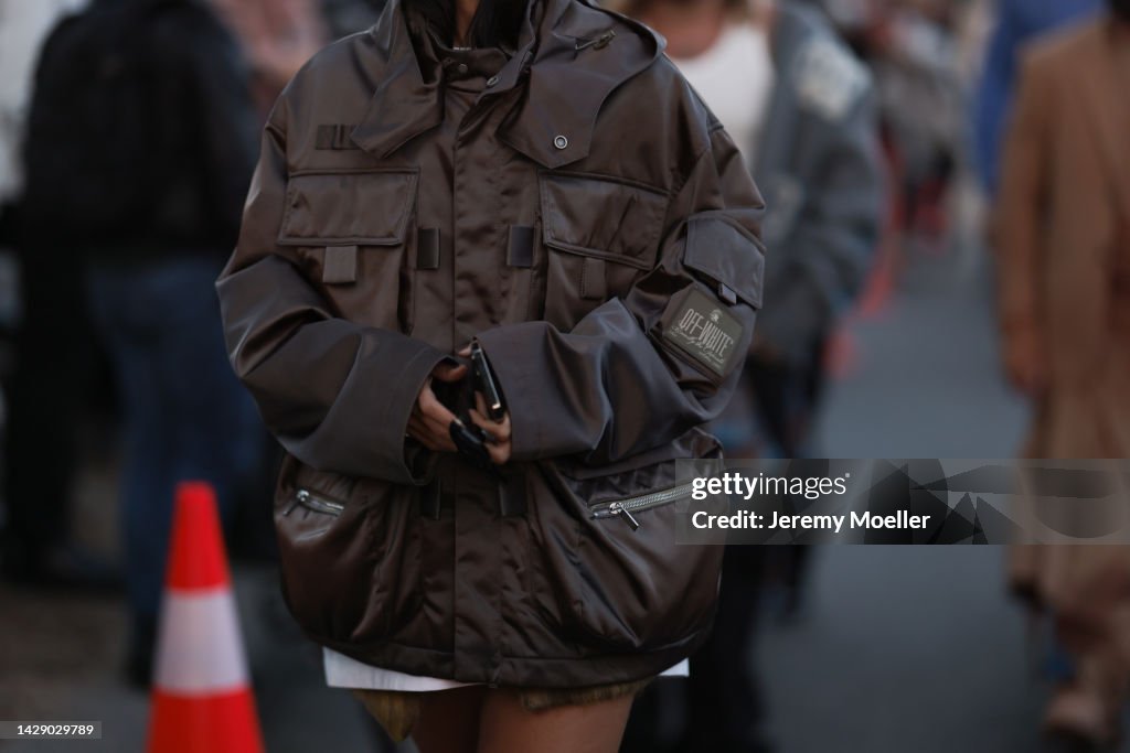 Street Style - Paris Fashion Week - Womenswear Spring/Summer 2023 : Day Four