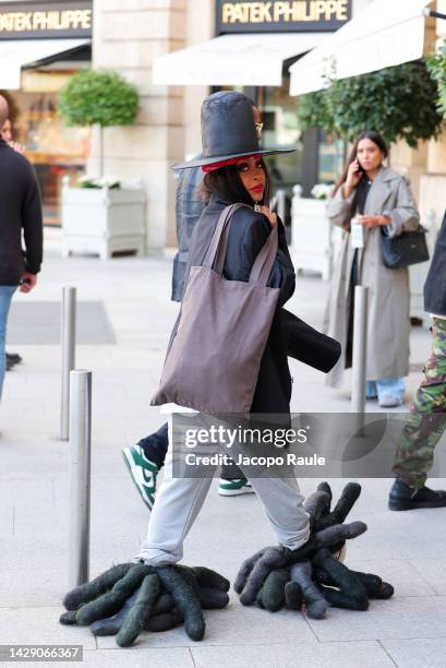 Erykah Badu is seen during Paris Fashion Week - Womenswear Spring/Summer 2023 - Day Five on September 30, 2022 in Paris, France.